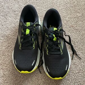 Brooks Ghost 14 women’s running shoe.